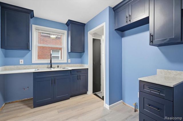 17595 Mendota Street, Detroit, MI 48221