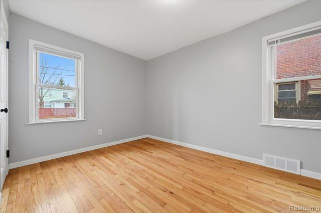 17595 Mendota Street, Detroit, MI 48221