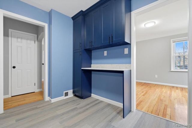 17595 Mendota Street, Detroit, MI 48221