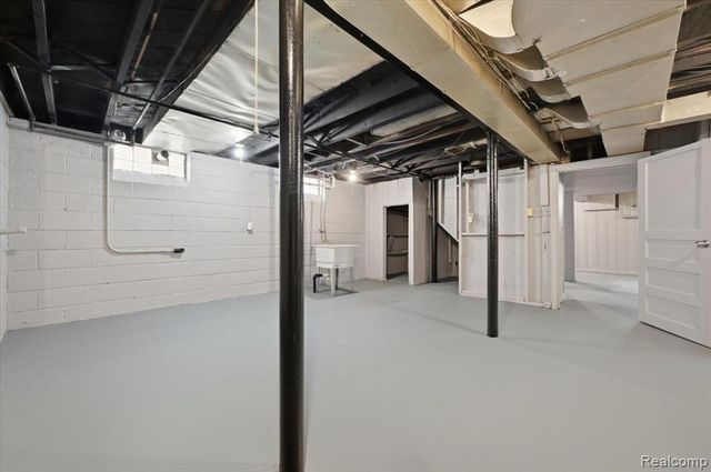 17595 Mendota Street, Detroit, MI 48221