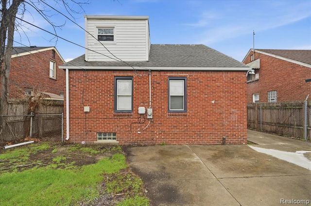 17595 Mendota Street, Detroit, MI 48221