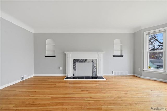 17595 Mendota Street, Detroit, MI 48221