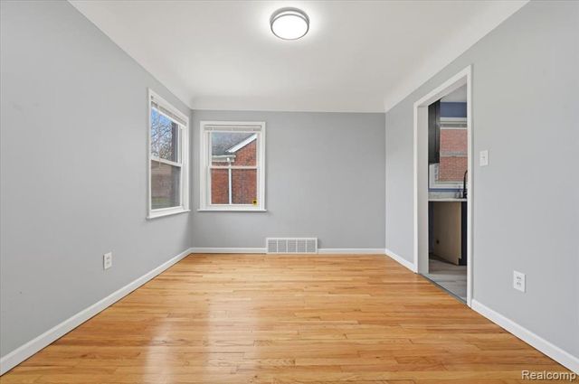 17595 Mendota Street, Detroit, MI 48221