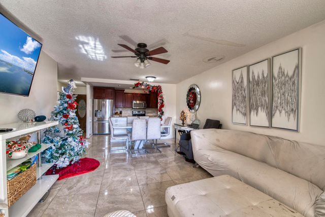 4125 NW 88th Avenue 202, Coral Springs, FL 33065