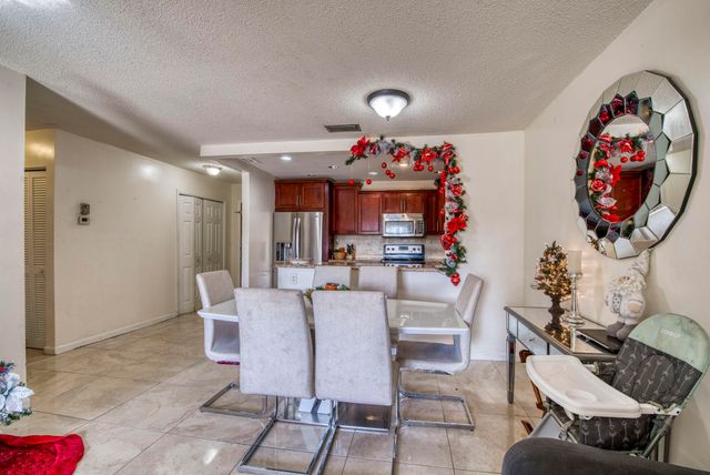 4125 NW 88th Avenue 202, Coral Springs, FL 33065
