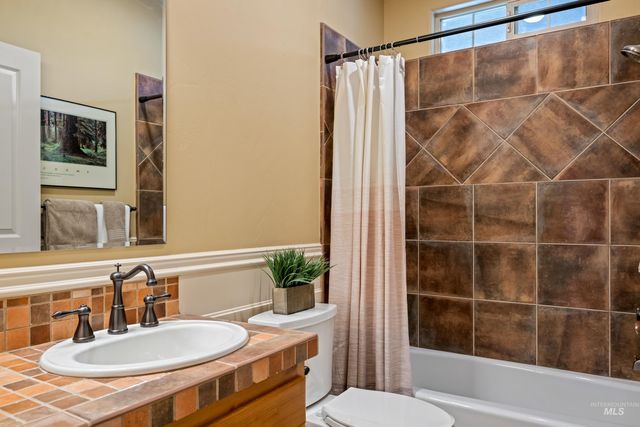 647 W Water Grove Drive, Eagle, ID 83616