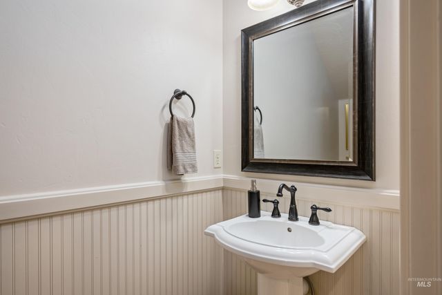 647 W Water Grove Drive, Eagle, ID 83616