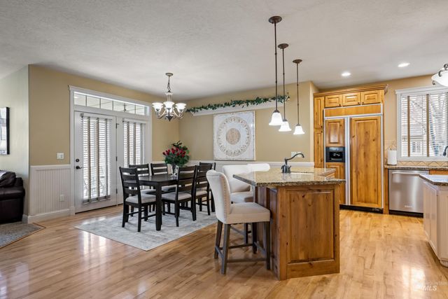 647 W Water Grove Drive, Eagle, ID 83616