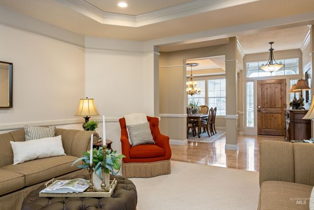 647 W Water Grove Drive, Eagle, ID 83616