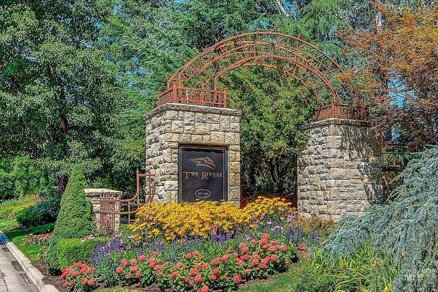 647 W Water Grove Drive, Eagle, ID 83616