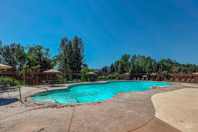 647 W Water Grove Drive, Eagle, ID 83616