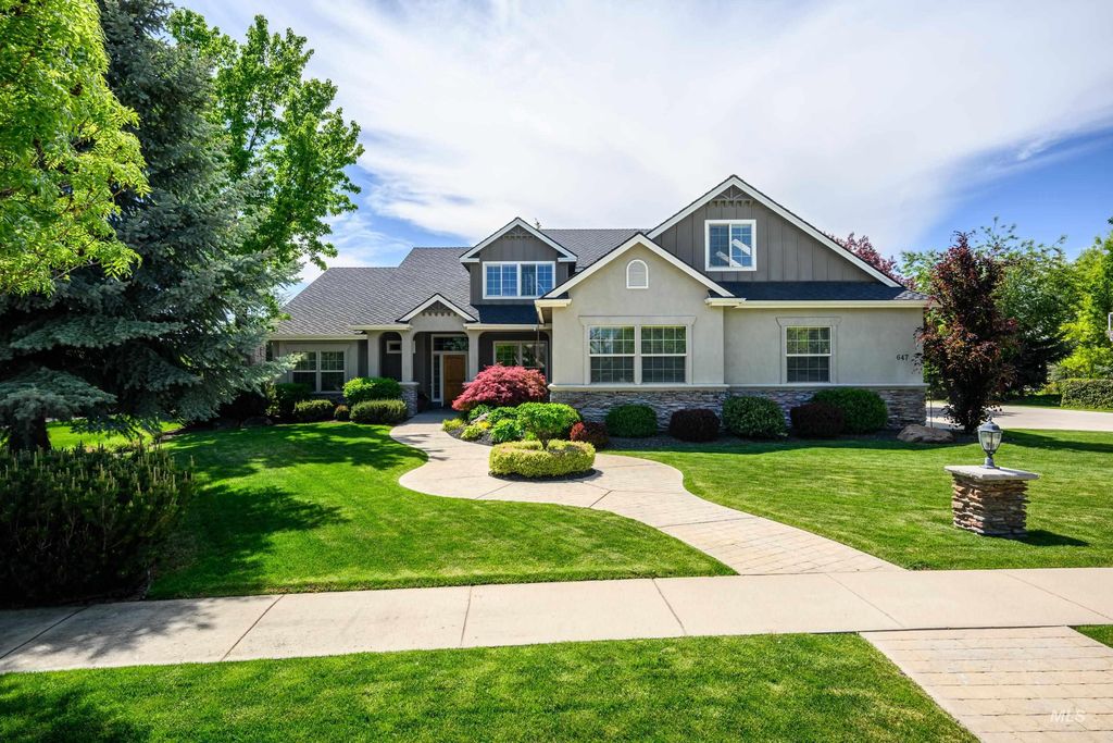 647 W Water Grove Drive, Eagle, ID 83616
