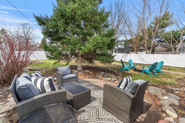 646 16th Avenue N, South Saint Paul, MN 55075