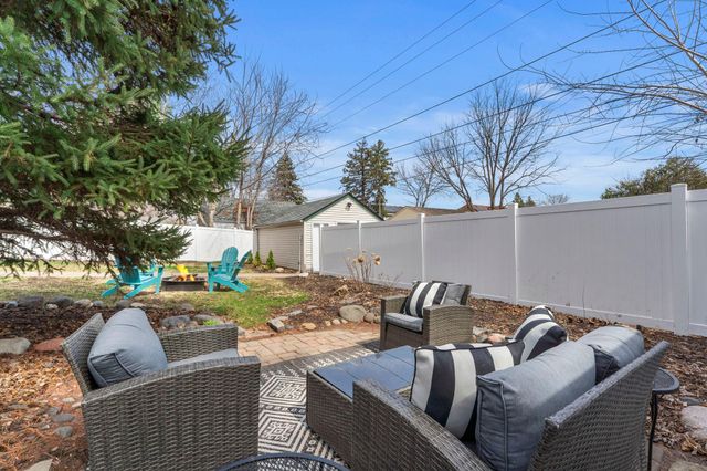 646 16th Avenue N, South Saint Paul, MN 55075