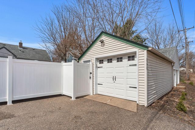 646 16th Avenue N, South Saint Paul, MN 55075