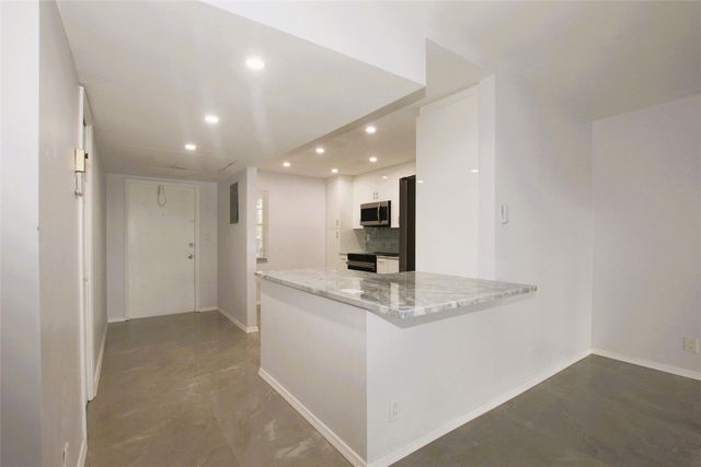 3100 N Course Lane 103, Pompano Beach, FL 33069