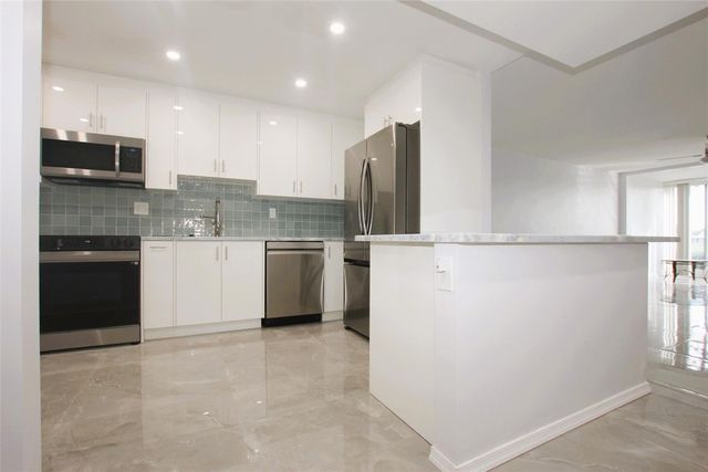 3100 N Course Lane 103, Pompano Beach, FL 33069