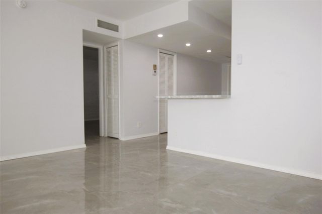 3100 N Course Lane 103, Pompano Beach, FL 33069