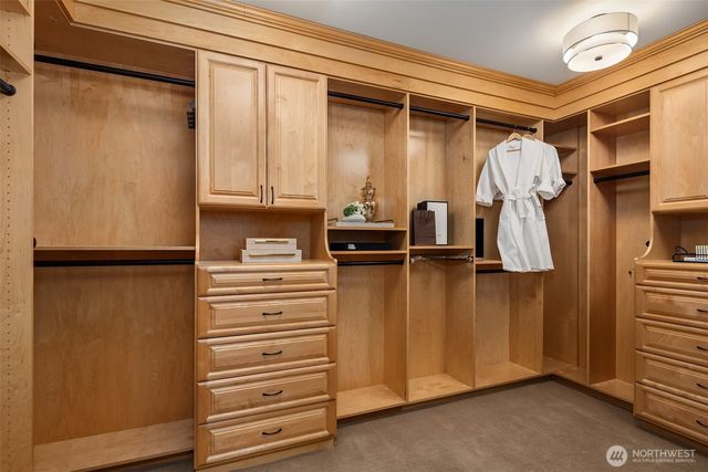 2045 250th Place NE, Sammamish, WA 98074