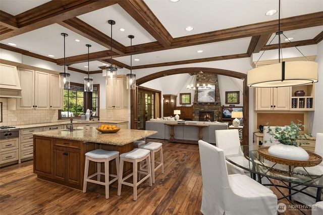 2045 250th Place NE, Sammamish, WA 98074