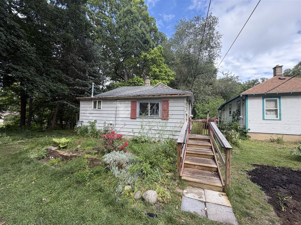 3064 Effie Place, Grand Rapids, MI 49505