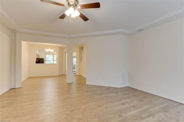 817 Oak Springs CT, Newport News, VA 23602