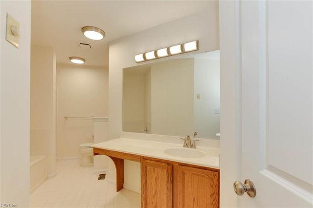 817 Oak Springs CT, Newport News, VA 23602