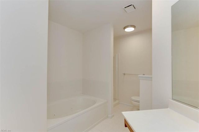 817 Oak Springs CT, Newport News, VA 23602