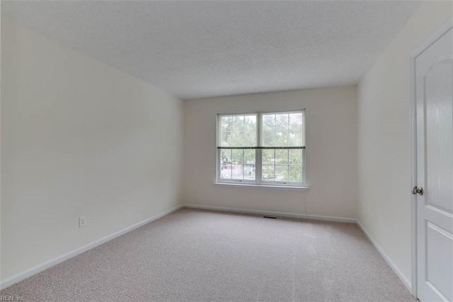 817 Oak Springs CT, Newport News, VA 23602