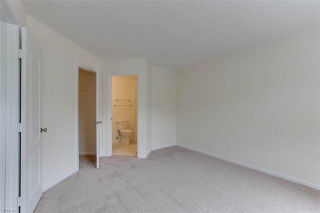 817 Oak Springs CT, Newport News, VA 23602