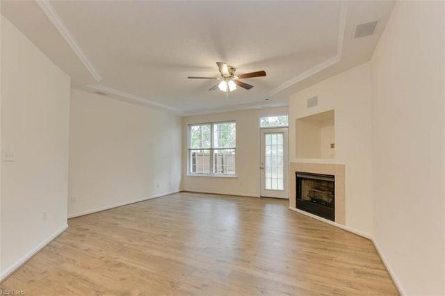 817 Oak Springs CT, Newport News, VA 23602