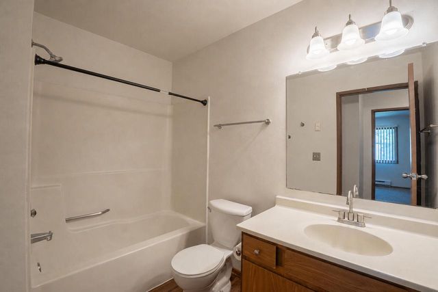4042 S Pine AVENUE, Milwaukee, WI 53207