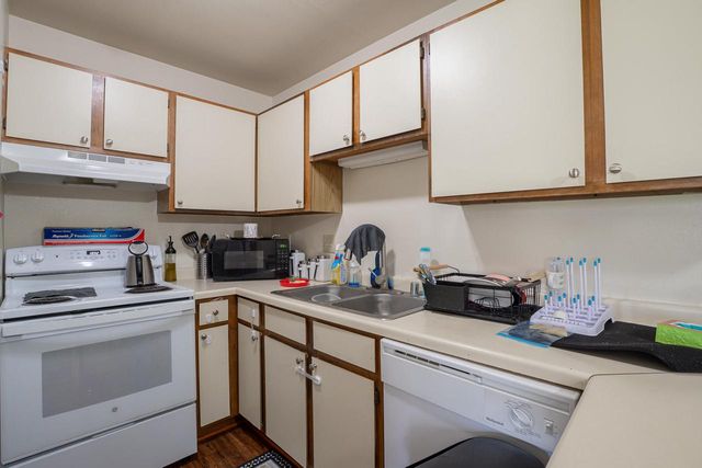 4042 S Pine AVENUE, Milwaukee, WI 53207