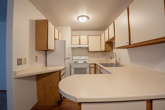 4042 S Pine AVENUE, Milwaukee, WI 53207