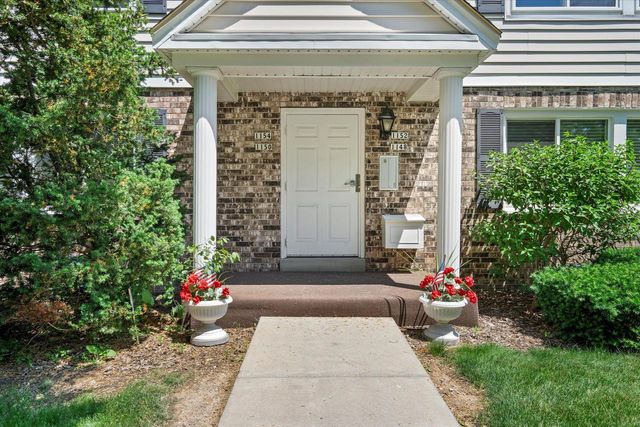 1152 Pilgrim PARKWAY, Elm Grove, WI 53122