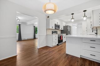 1152 Pilgrim PARKWAY, Elm Grove, WI 53122