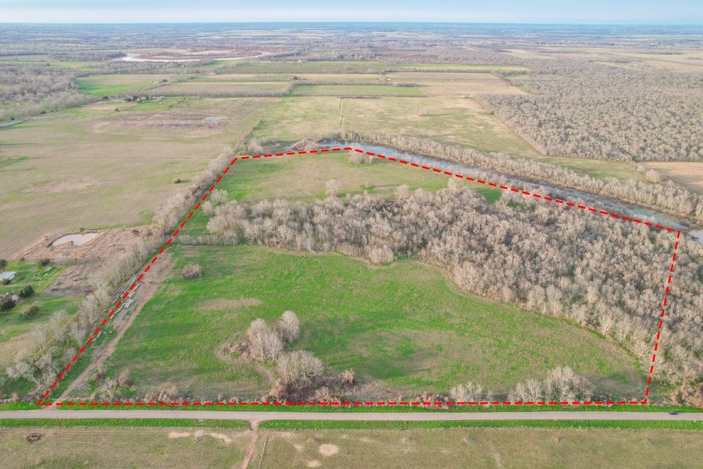 000 Garrett Road, Brookshire, TX 77423