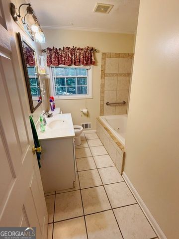 764 Jones Mathews Road, Hull, GA 30646