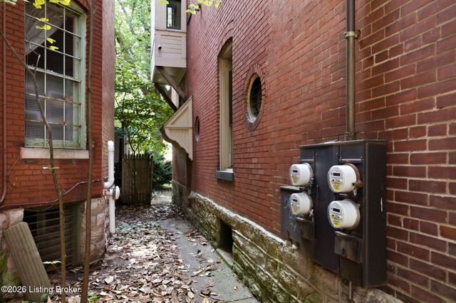 1449 S 4th St, Louisville, KY 40208