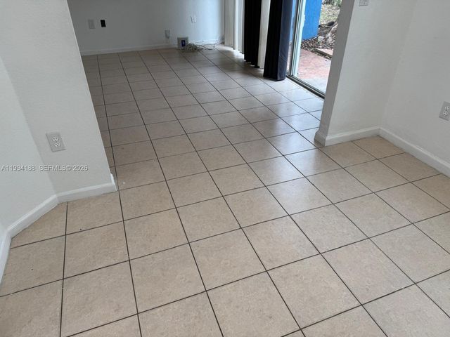 650 NW 170th Ter 650, Pembroke Pines, FL 33028