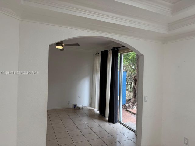 650 NW 170th Ter 650, Pembroke Pines, FL 33028