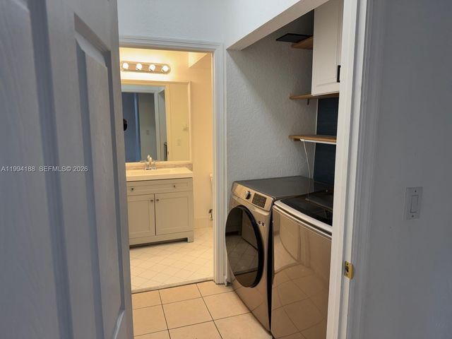 650 NW 170th Ter 650, Pembroke Pines, FL 33028