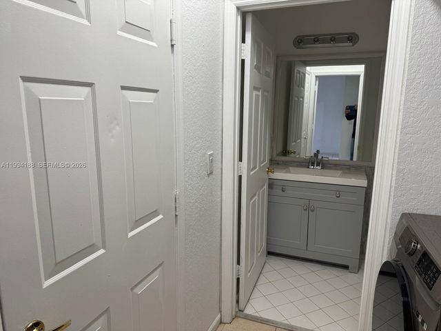 650 NW 170th Ter 650, Pembroke Pines, FL 33028