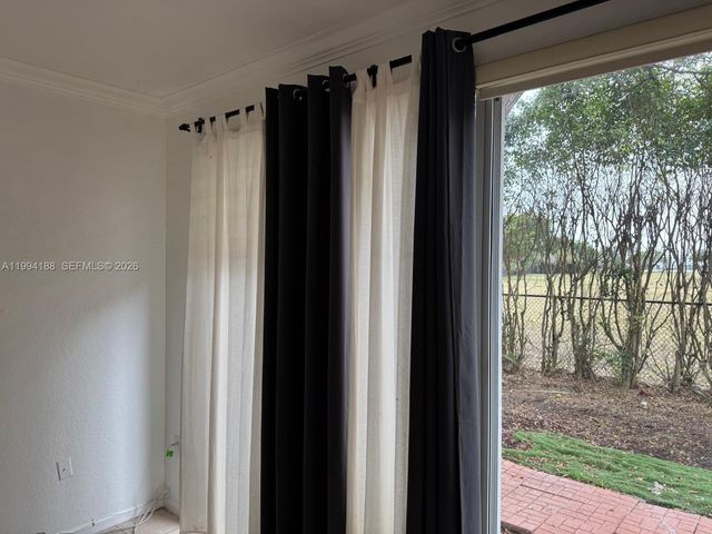 650 NW 170th Ter 650, Pembroke Pines, FL 33028