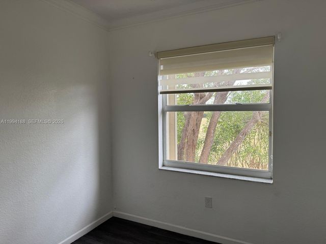 650 NW 170th Ter 650, Pembroke Pines, FL 33028