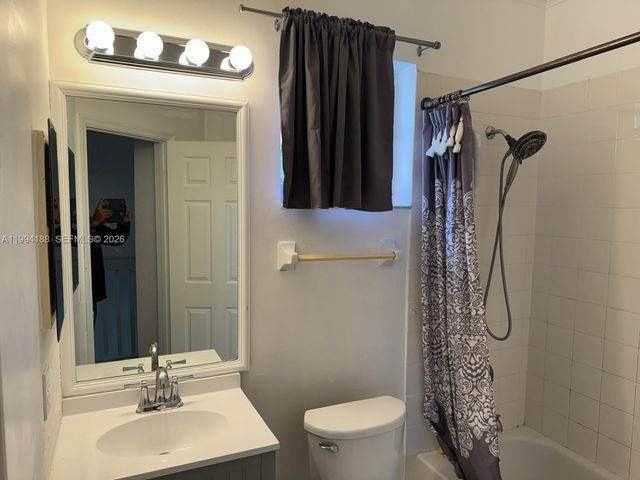 650 NW 170th Ter 650, Pembroke Pines, FL 33028