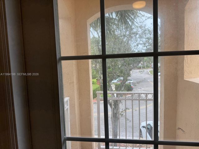 650 NW 170th Ter 650, Pembroke Pines, FL 33028