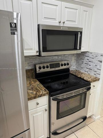 650 NW 170th Ter 650, Pembroke Pines, FL 33028