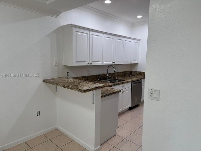 650 NW 170th Ter 650, Pembroke Pines, FL 33028