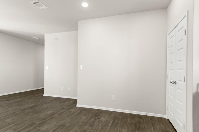 143 Daylily DR, Elgin, TX 78621